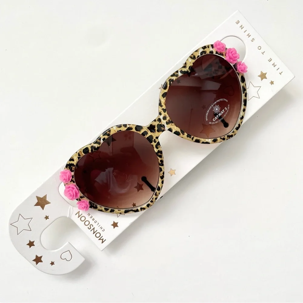 Retro Girls Heart Shape Sunglasses with Leopard Pattern and Roses